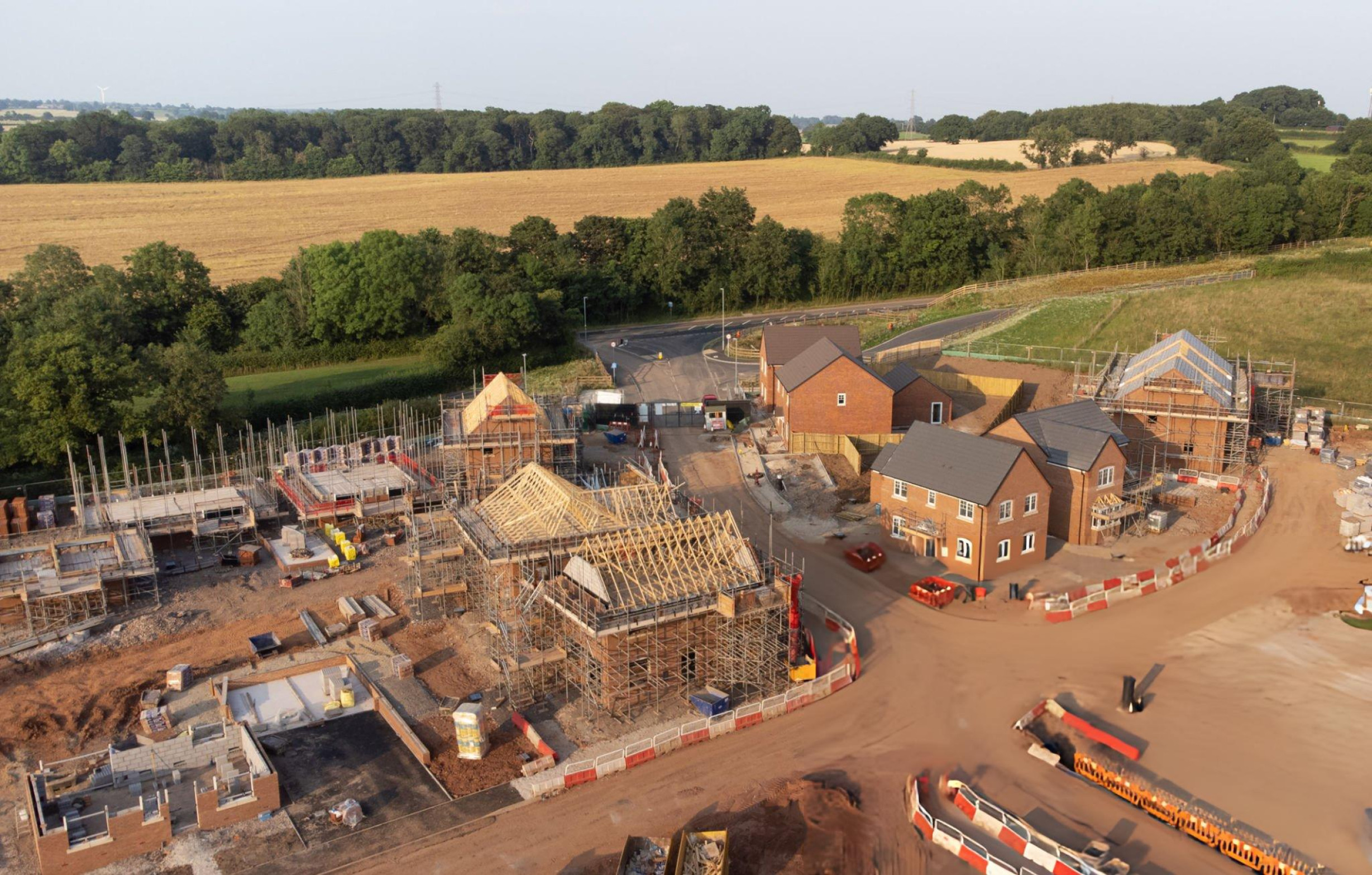 aerial-view-of-new-build-housing-construction-site-in-england-uk